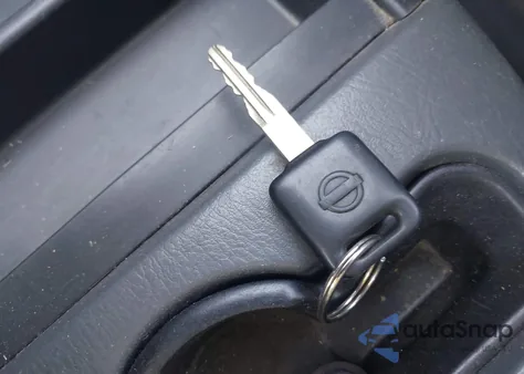 2002 Nissan Frontier Xe z USA, uszkodzony, nr VIN 1N6DD26SX2C311282